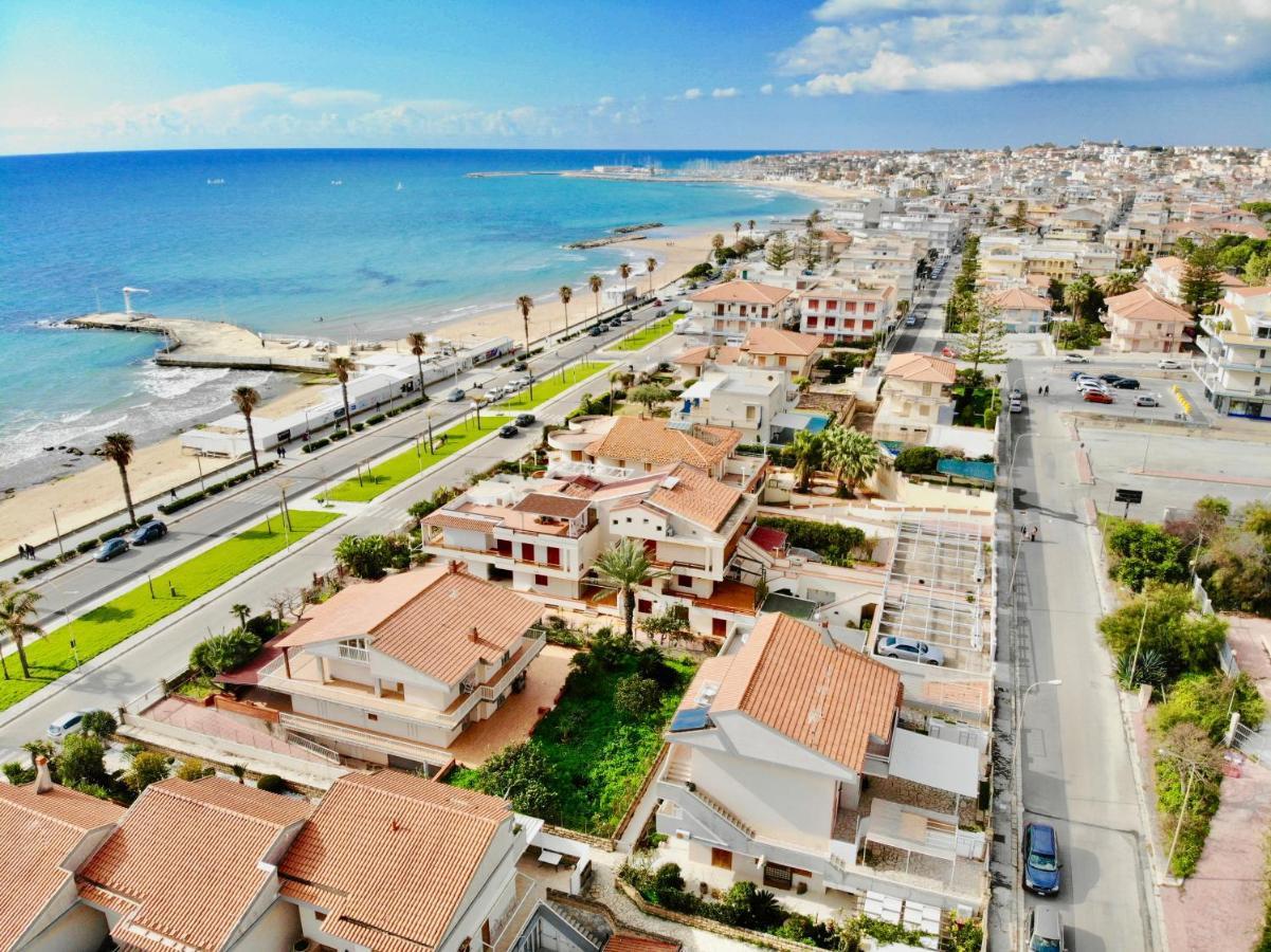 Beachfront Rooms Marina Di Ragusa Luaran gambar